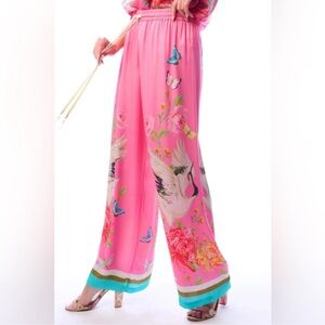 Aratta THE LEGEND OF THE CRANE
Pants, NWT, L, l
$155 $179